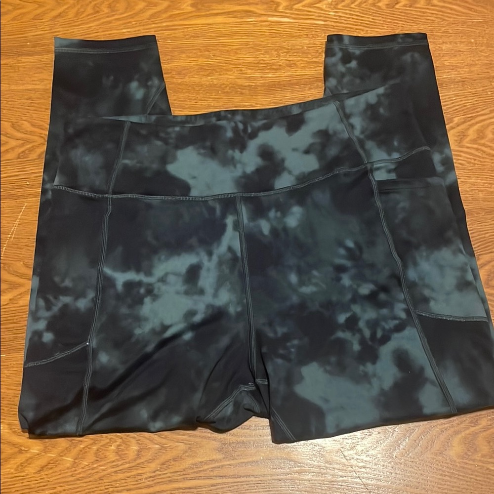 Victoria’s Secret Women’s Green Tie-Dye Leggings (size 16)